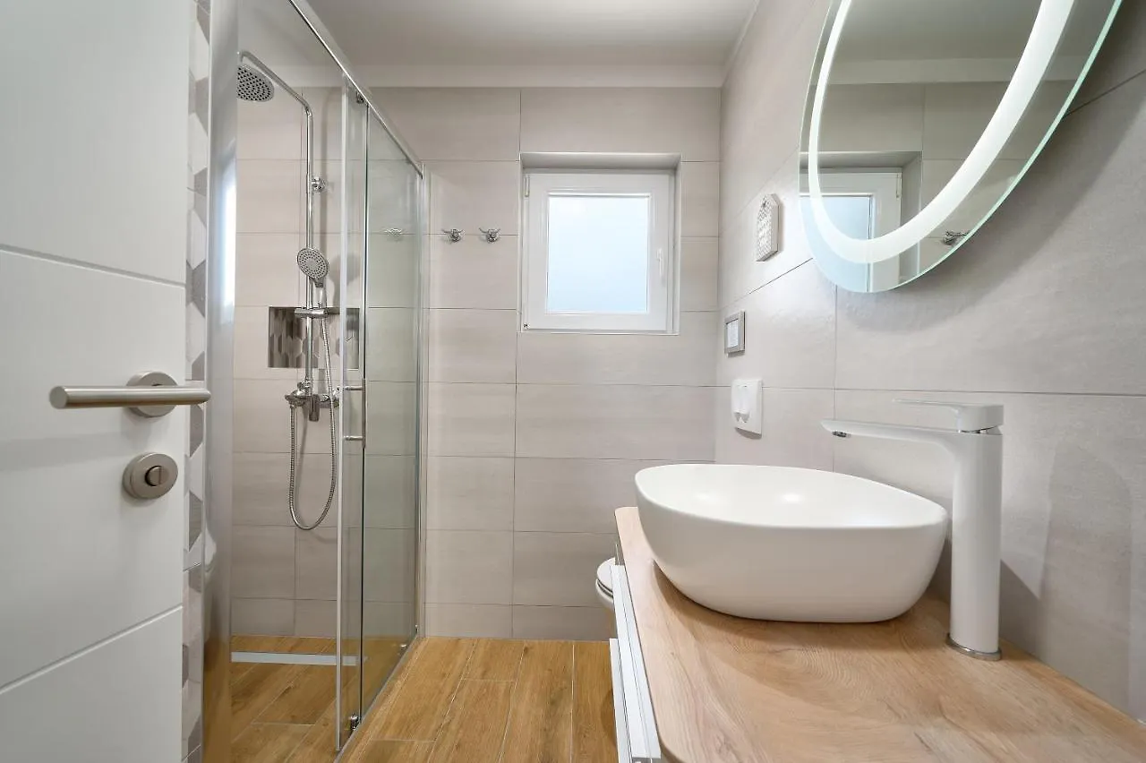 Apartmani Biserka Mandre Apartment